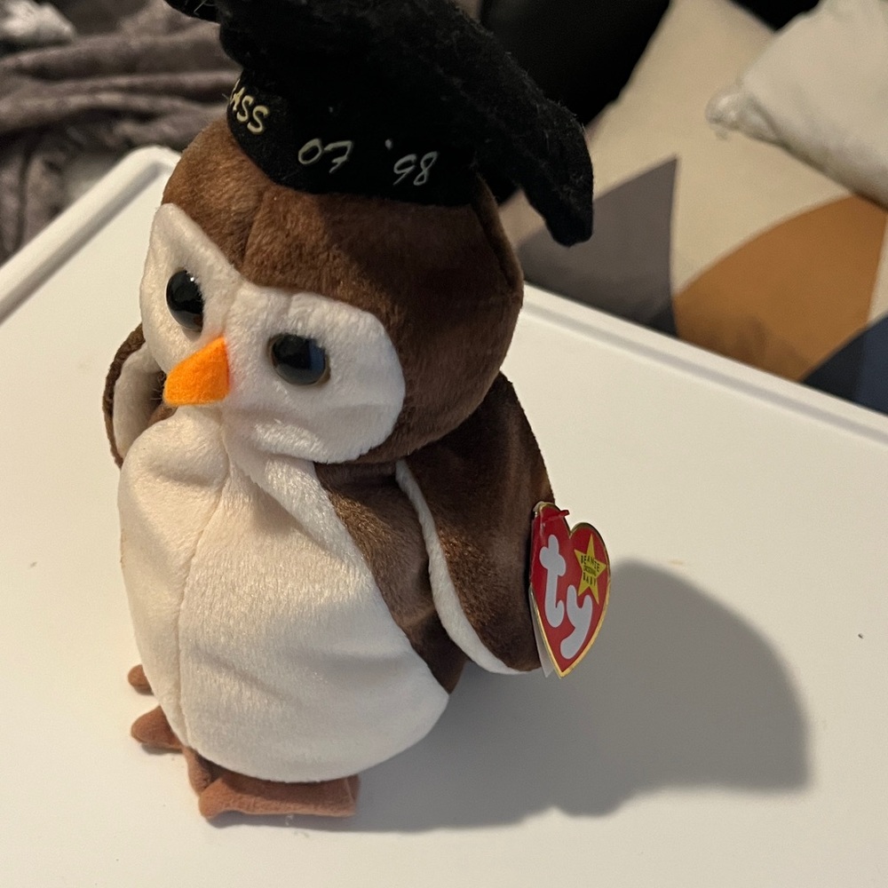 Ty “Wise” Graduation Owl Beanie Baby 1997 Collectible